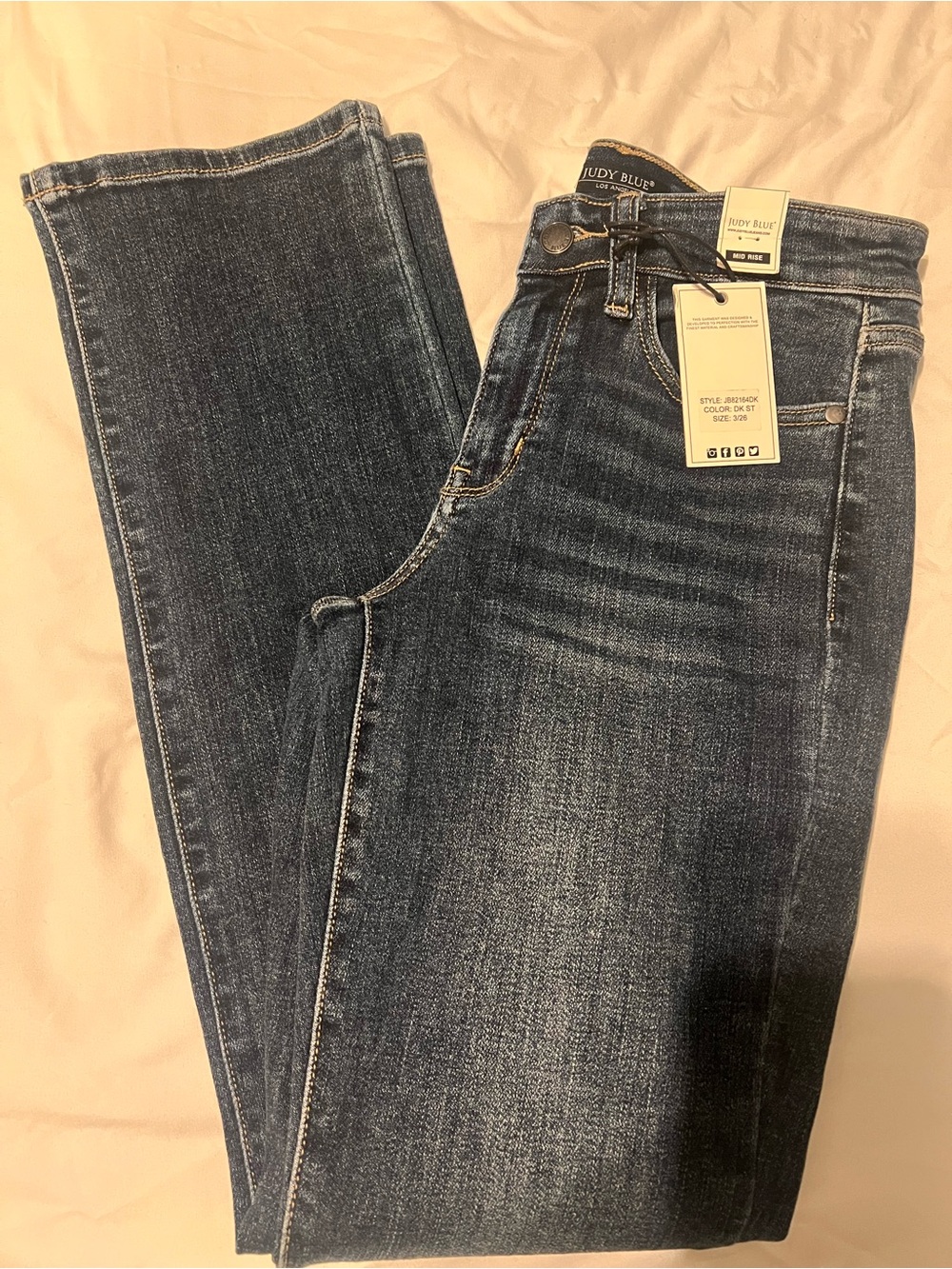 NWT Judy Blue Women's Dark Wash Straight fit mid rise 3/26